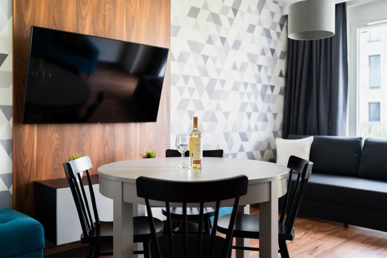 Big Apart - Atal Towers - 3 Rooms - Private Parking Place Wrocław Exteriör bild