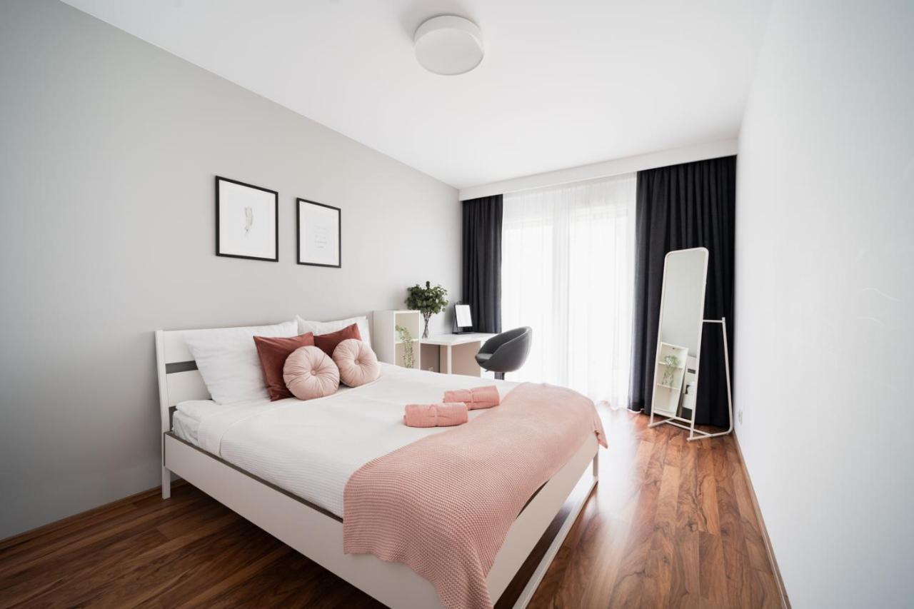 Big Apart - Atal Towers - 3 Rooms - Private Parking Place Wrocław Exteriör bild